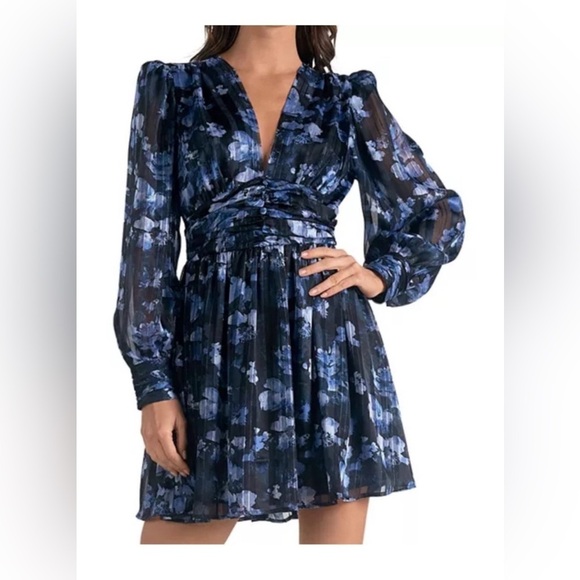Elan Dresses & Skirts - NWT Elan cocktail mini Women’s size Large